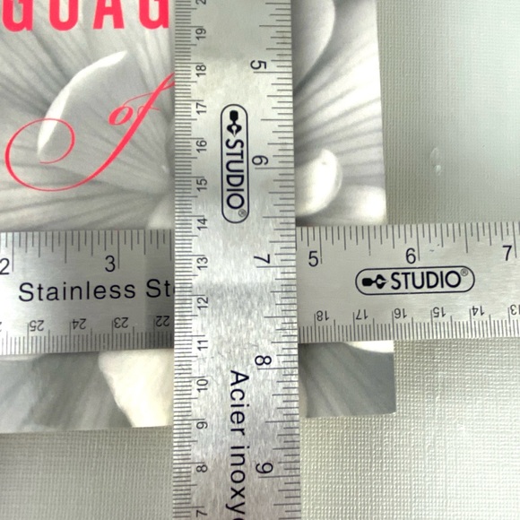 The Language of Flowers A Novel by Vanessa Diffenbaugh - Hardcover Book - Picture 11 of 11